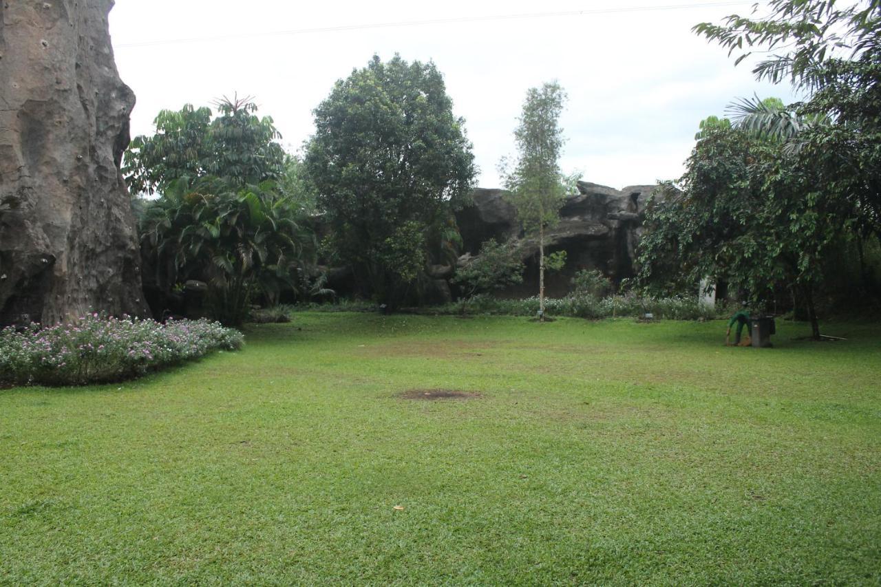 Cico Resort Bogor Exterior foto